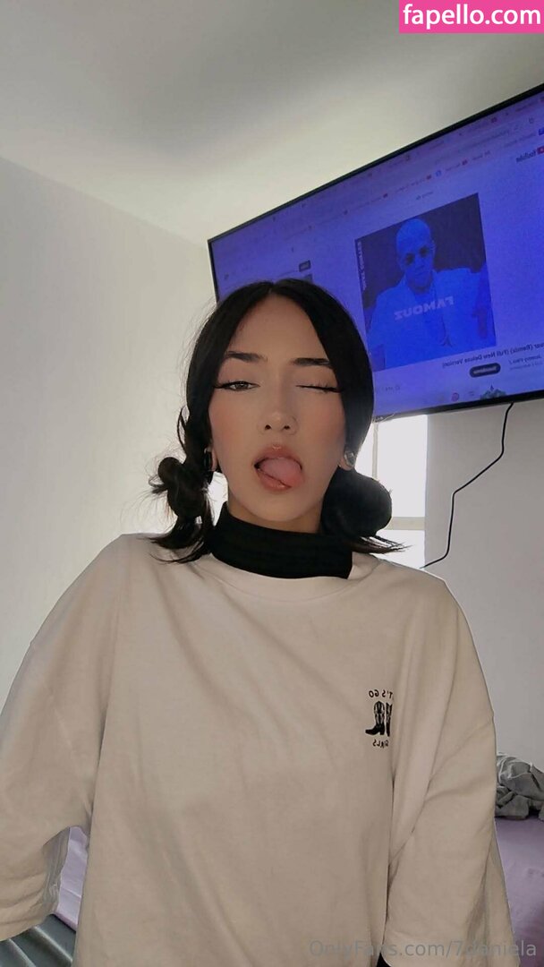 22daniela / 22daniela__ Nude Leaked OnlyFans Photo #10