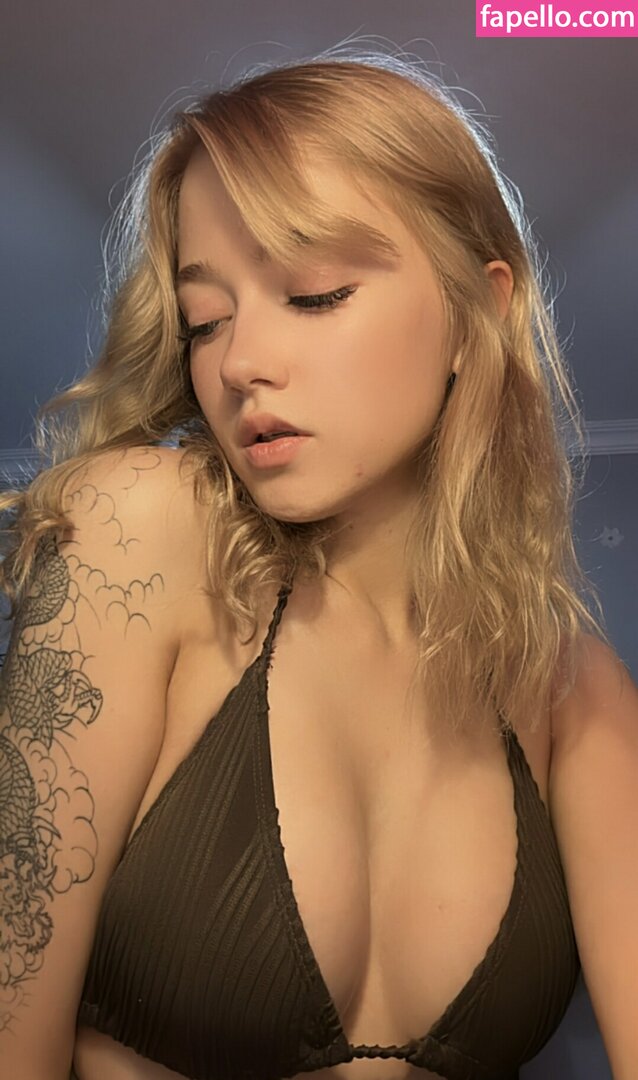 aa12_k / aa12k Nude Leaked  Photo #7