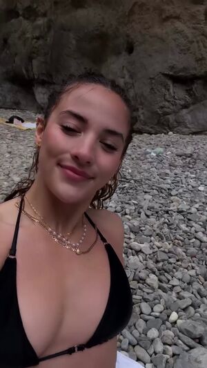 Sofie Dossi #645