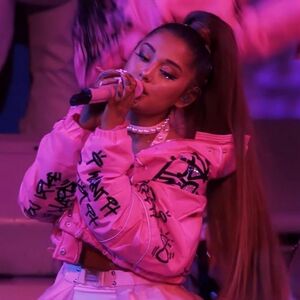 Ariana Grande #4