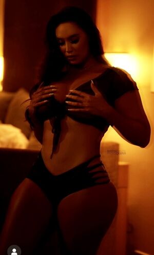 Nicolesellsswfl #13