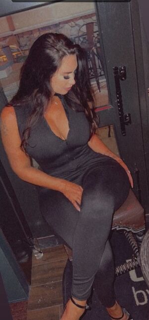 Nicolesellsswfl #14